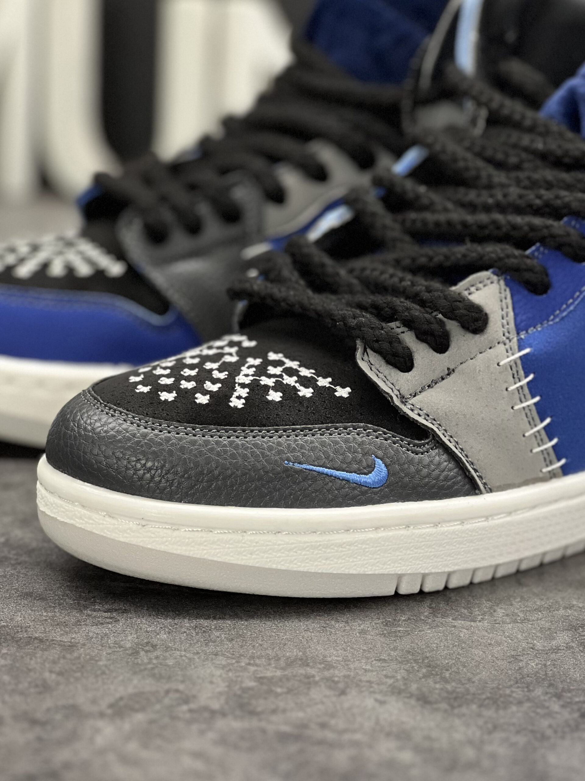 IMG_4416 کتونی نایک ایر جردن 1 ودوو آبی ساق بلند - Nike Air Jordan 1 Voodoo Blue - Image 2