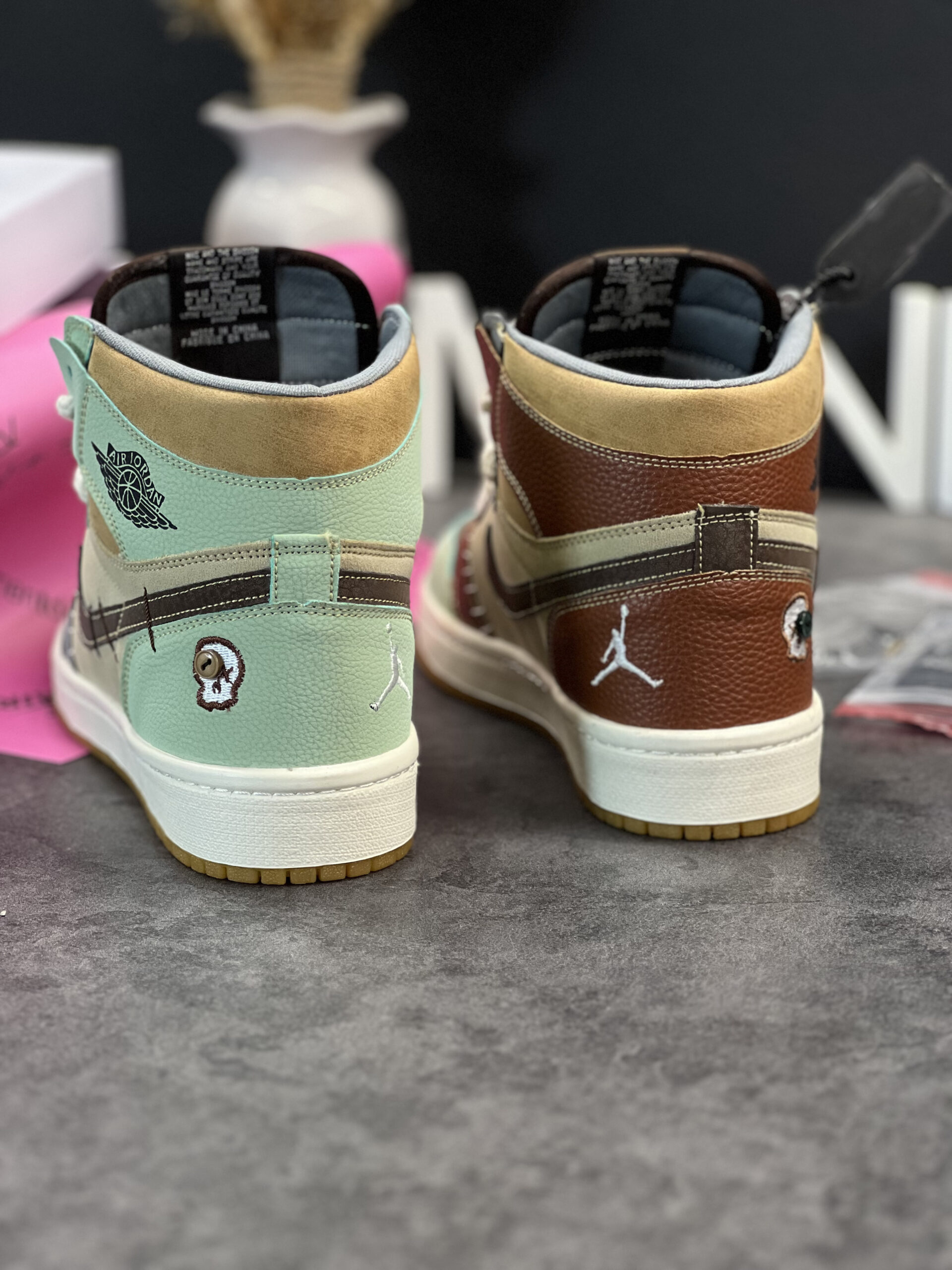 IMG_4753 کتونی نایک ایر جردن 1 ودوو خردلی ساق بلند - Nike Air Jordan 1 Voodoo - Image 4