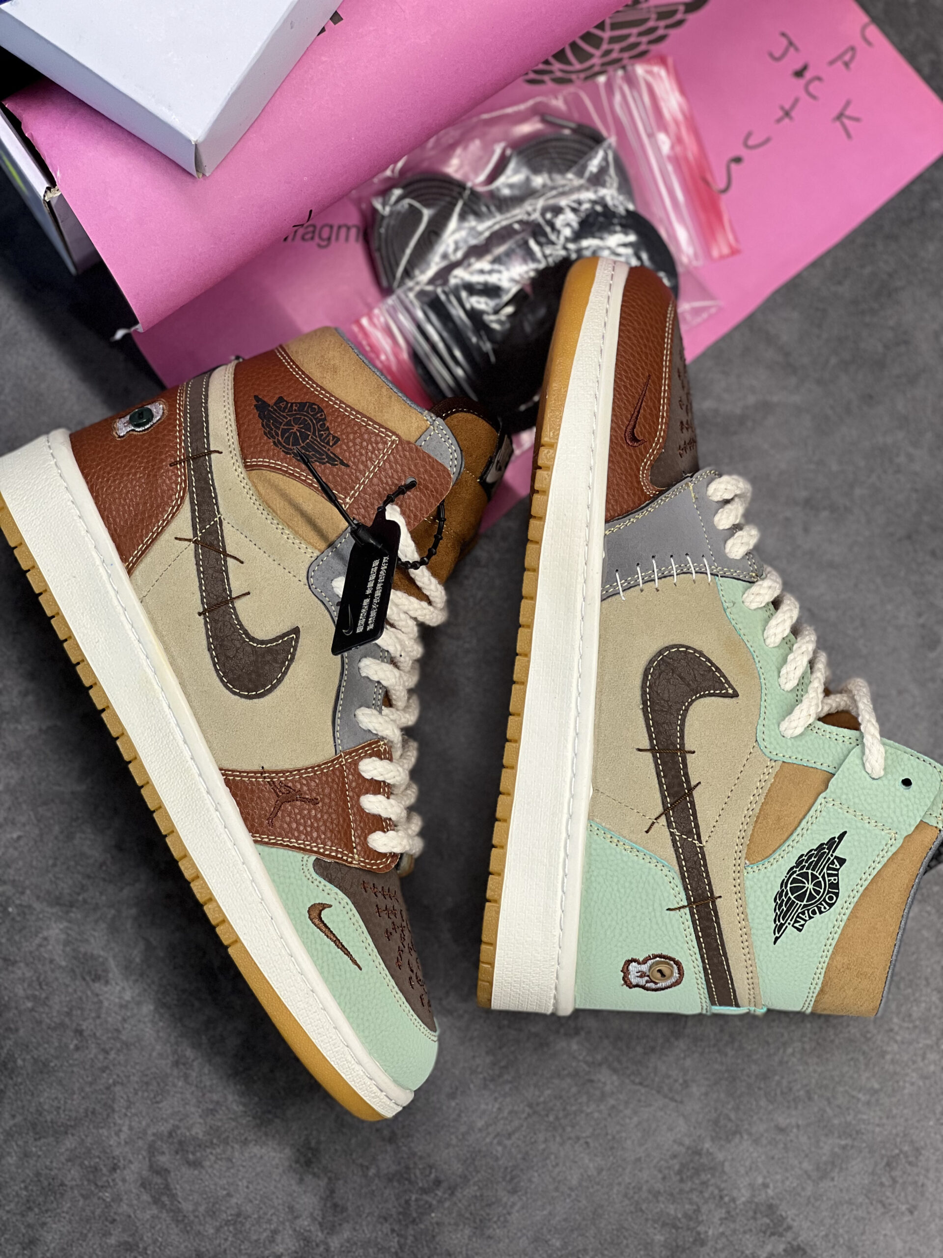 IMG_4757 کتونی نایک ایر جردن 1 ودوو خردلی ساق بلند - Nike Air Jordan 1 Voodoo - Image 5