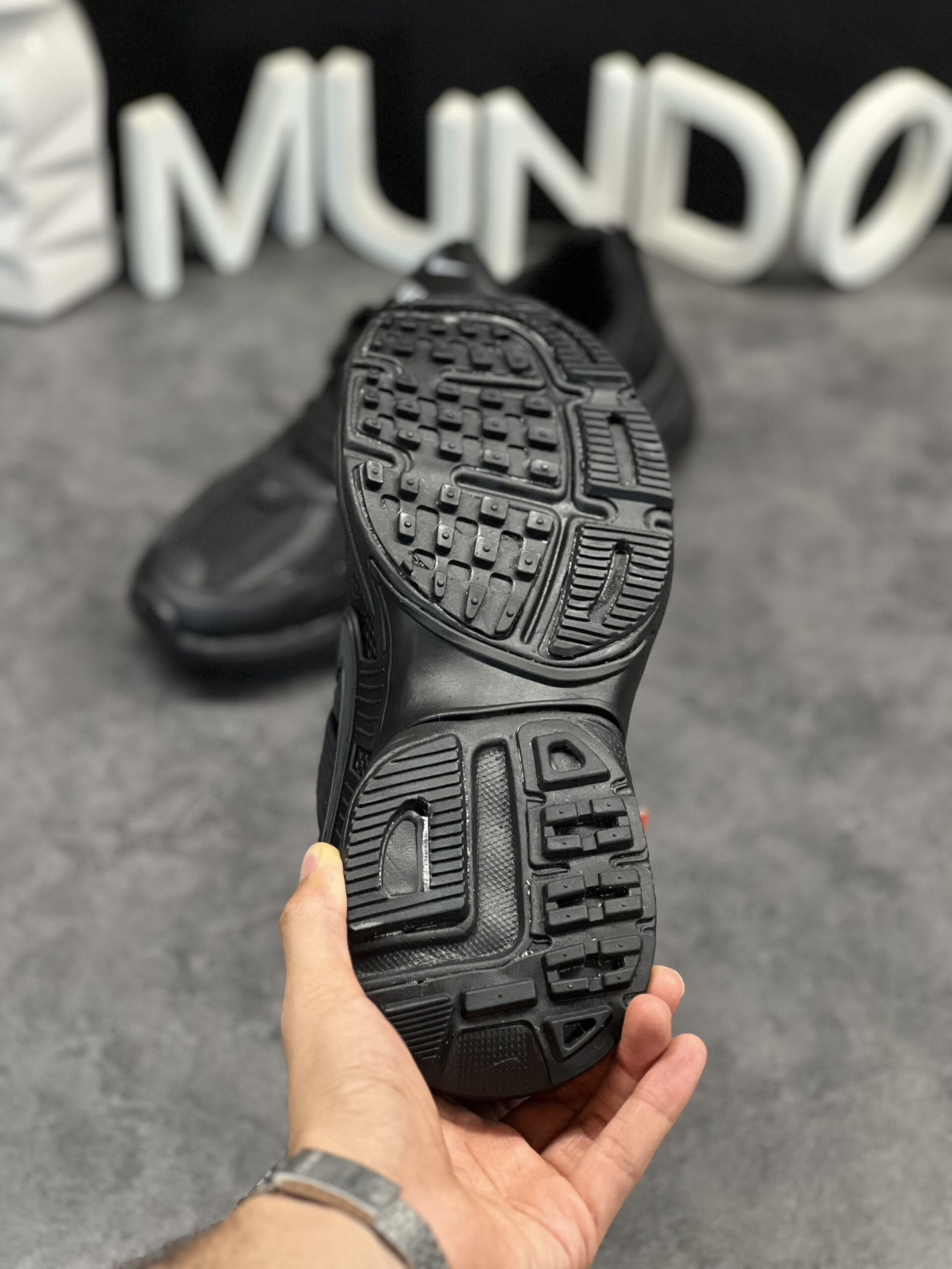 IMG_4775 نایک v2k تمام مشکی - Image 3