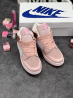 ایرجردن ساقدار صورتی - Image 2