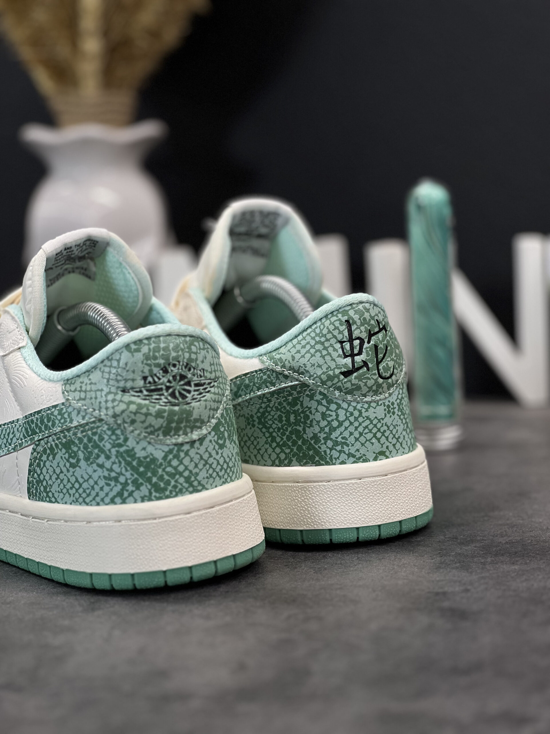 IMG_5232 جردن 1 لو دراگون - Image 3